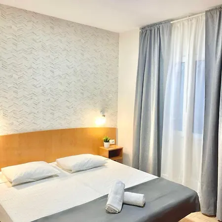 Oliva Aparts 201 Renovation 2024 يوريت دي مار